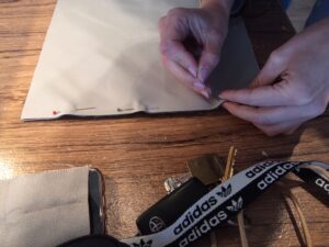 Warsztaty krawieckie we wsi Grochowe. Mieszkańcy uczą się szyć - Polskie Radio Rzeszów