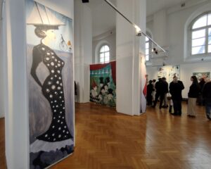 Marzyciele i Marionetki w rzeszowskim BWA - Polskie Radio Rzeszów