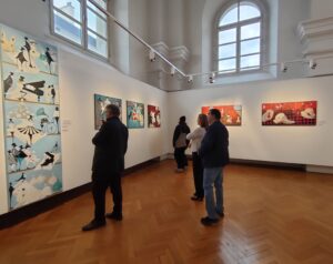 Marzyciele i Marionetki w rzeszowskim BWA - Polskie Radio Rzeszów