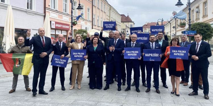 Wsparcie dla Rafała Trzaskowskiego zadeklarowali samorządowcy z Podkarpacia 1 - Polskie Radio Rzeszów Wsparcie dla Rafała Trzaskowskiego zadeklarowali samorządowcy z Podkarpacia