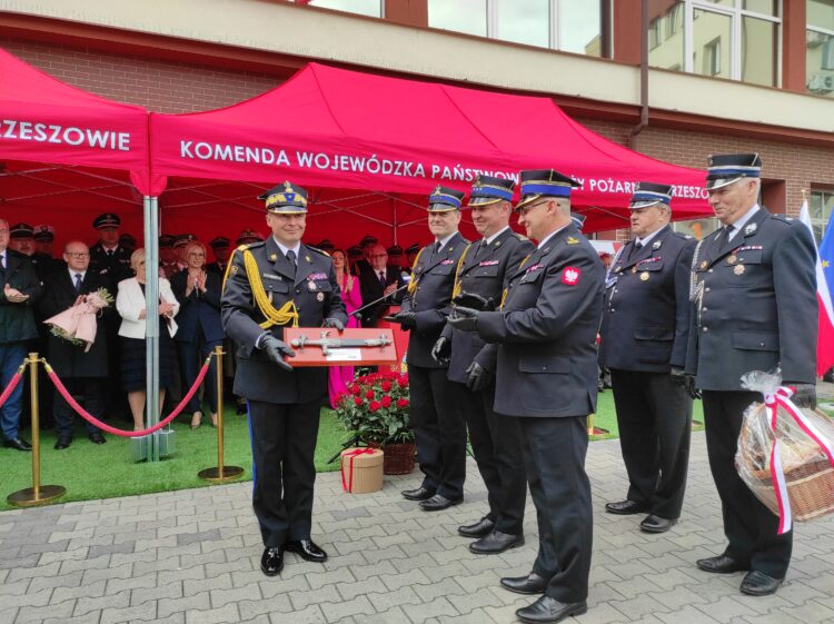 Nadbrygadier Tomasz Baran z nominacją generalską. Awans docenieniem pracy całego podkarpackiego garnizonu 1 - Polskie Radio Rzeszów Nadbrygadier Tomasz Baran z nominacją generalską. Awans docenieniem pracy całego podkarpackiego garnizonu