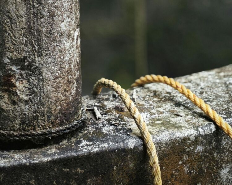 Niebezpieczna sytuacja w Iwoniczu-Zdroju. Kobieta wydobyta ze studni