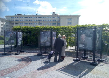 Niezwykła wystawa w Ogrodach Bernardyńskich. Historie żołnierzy z II wojny światowej