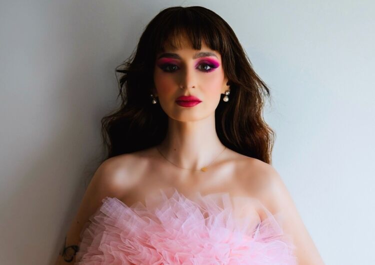 Nowy singiel Diany Ciecierskiej „Podnoszę się”. Artystka zbiera materiał na studyjny album