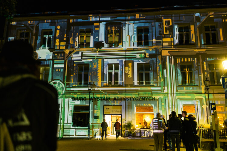 Fasada BWA ożyje tańcem i światłem. Multimedialne „EKSPLORACJE” w Krośnie