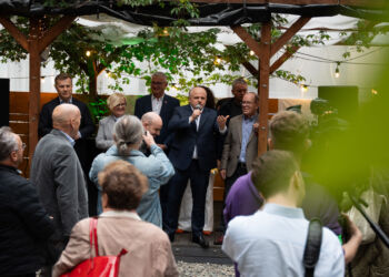 Wiec wyborczy w rzeszowskiej FOSIE: rozmowy o przyszłości Polski i roli Podkarpacia [ZDJĘCIA]