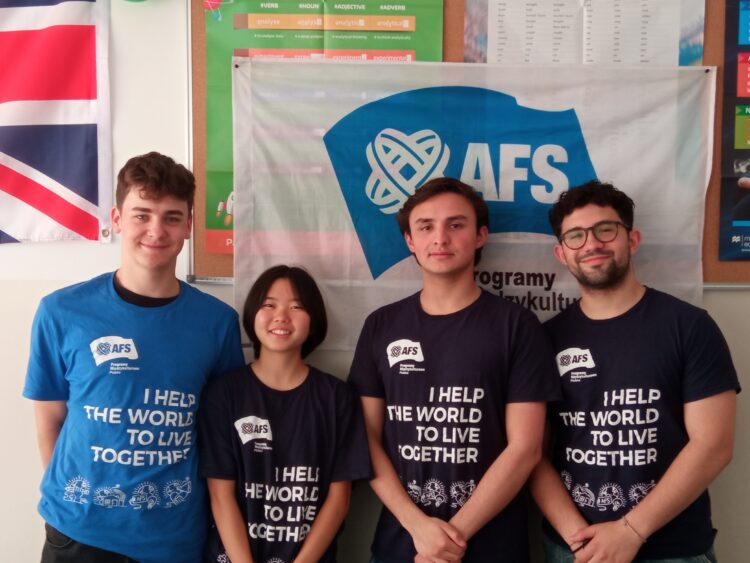 Poznanie kultury i przyjaźnie na całe życie – zagraniczni uczniowie w mieleckim ZST