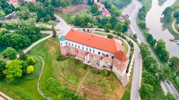 Zamek w Sandomierzu czekają duże zmiany. Podpisano umowę 1 - Polskie Radio Rzeszów Zamek w Sandomierzu czekają duże zmiany. Podpisano umowę