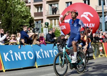 ORLEN Wyścig Narodów 2025: Francuz Emmanuel Houcou triumfuje w Jaśle, Marek Kapela piąty