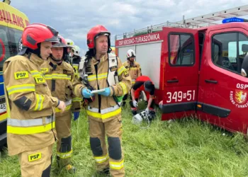 Wjechał w grupę widzów w trakcie zawodów motoryzacyjnych w Krośnie – są zarzuty dla kierowcy
