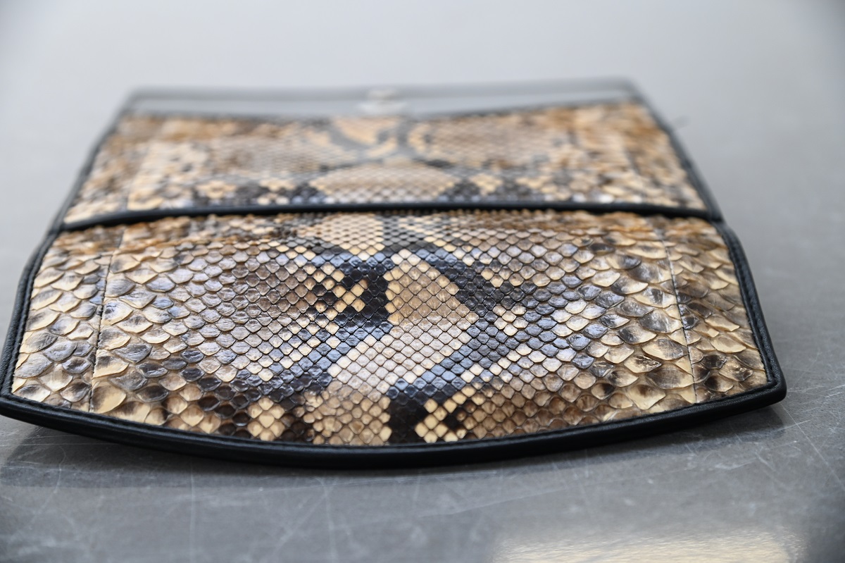 Koralowce i portfel ze skóry pytona przechwycone na podkarpackich przejściach 3 - Polskie Radio Rzeszów Koralowce i portfel ze skóry pytona przechwycone na podkarpackich przejściach - Polskie Radio Rzeszów