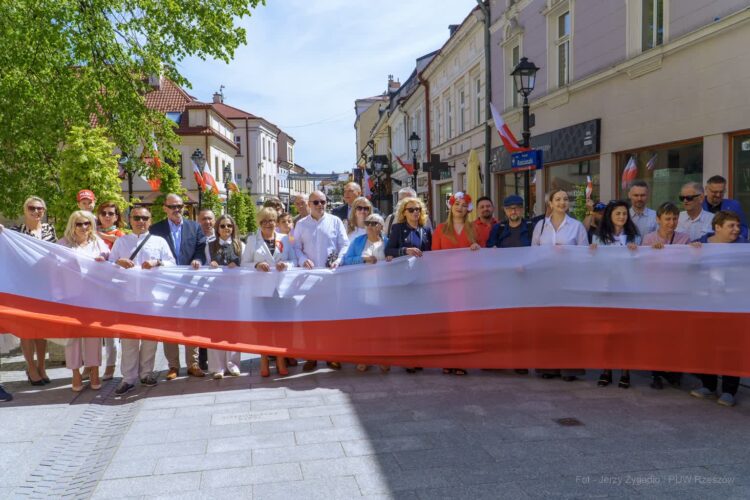 Rzeszowskie obchody Dnia Flagi Rzeczypospolitej Polskiej. 1 - Polskie Radio Rzeszów Rzeszowskie obchody Dnia Flagi Rzeczypospolitej Polskiej.