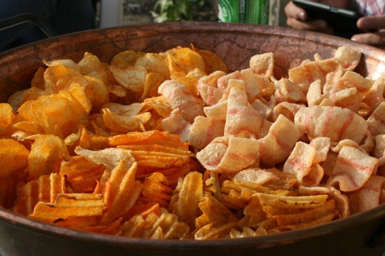 Badania: Wczesne miesiączkowanie – przyczyną może być niekorzystna dieta