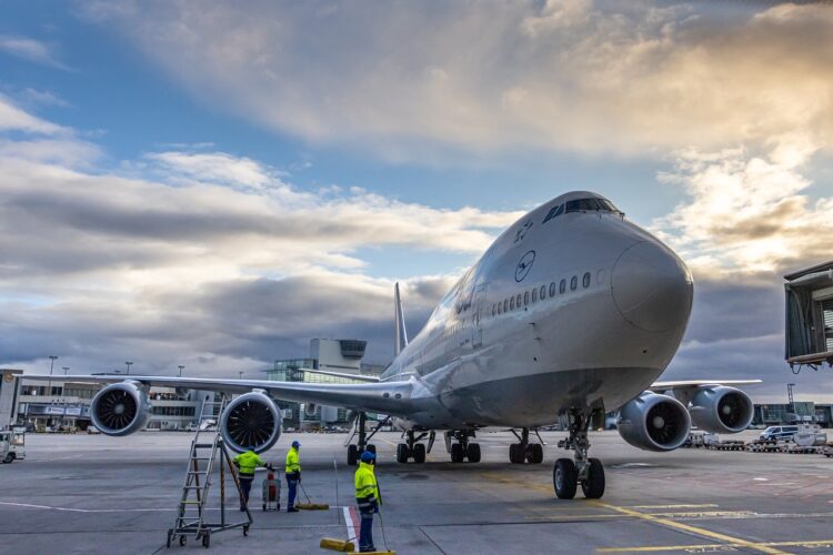 Zmiana trasy samolotów do Indii. Przedłuża się zawieszenie rejsów do Tel Awiwu