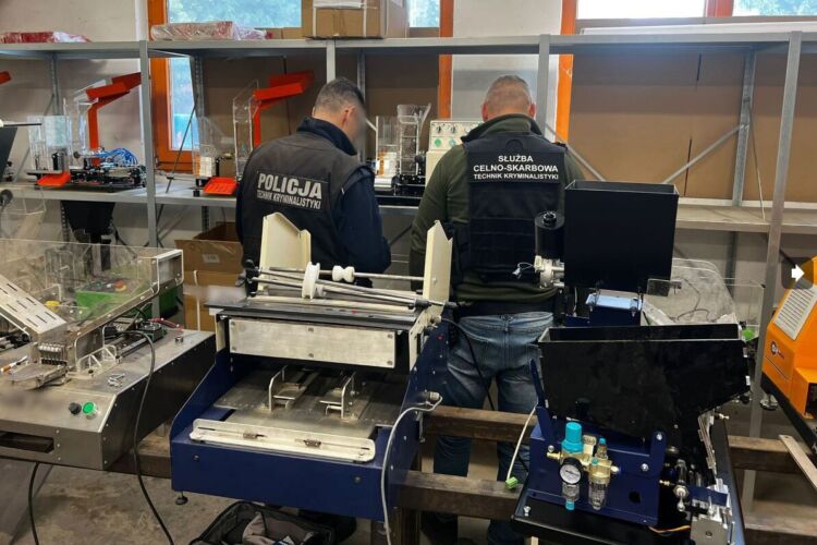 CBŚP i KAS rozbiły gang tytoniowy na Podkarpaciu – zabezpieczono ponad tonę nielegalnych wyrobów [WIDEO]