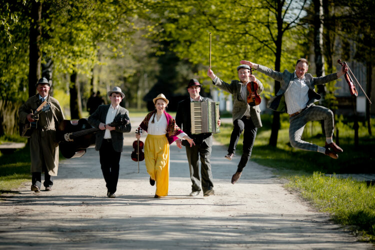 Koncert zespołu Karczmarze w Polskim Radiu Rzeszów