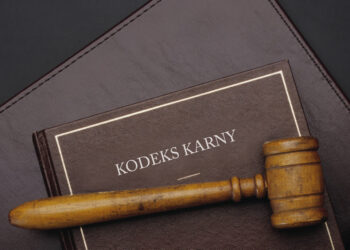 Akt oskarżenia w sprawie fałszowania pieniędzy