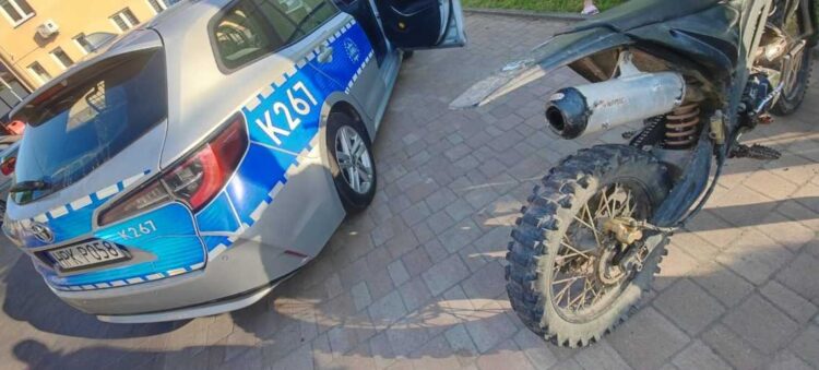 Nietrzeźwy motocyklista bez uprawnień zatrzymany w Krzywczy