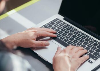 Nie tylko uniwersytet i politechnika otrzymały maile z pogróżkami