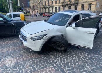 Pijana kobieta spowodowała trzy wypadki w różnych miejscach Lwowa