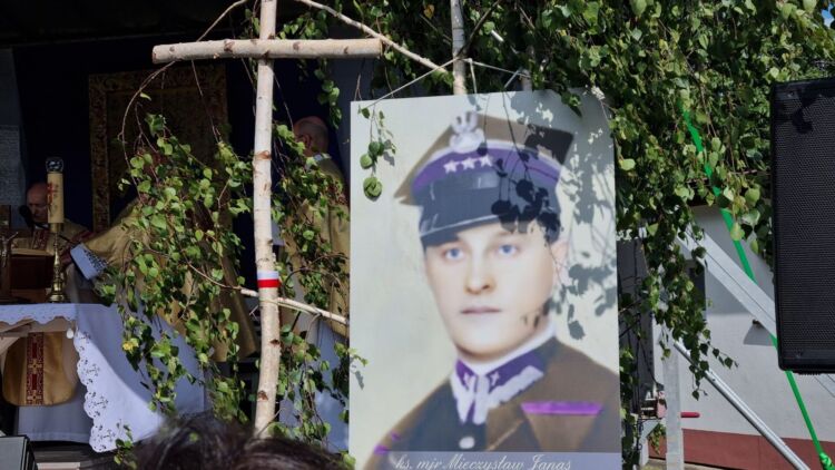 Mural księdza mjr Mieczysława Janasa 1 - Polskie Radio Rzeszów Mural księdza mjr Mieczysława Janasa