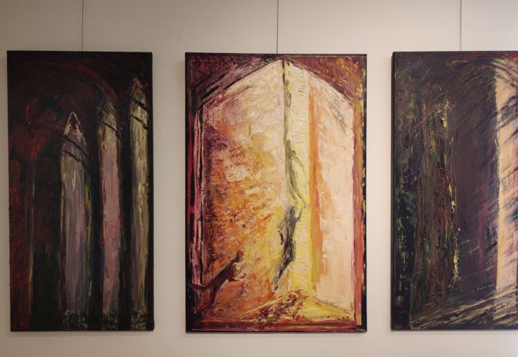 „Bramy – Przejścia” w Strzyżowie – wystawa Doroty Magryś 1 - Polskie Radio Rzeszów „Bramy – Przejścia” w Strzyżowie – wystawa Doroty Magryś