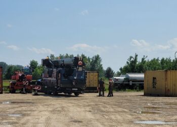 Kontenery z bronią i amunicją w Laszkach koło Jarosławia. Były pozostawione bez nadzoru [AKTUALIZACJA]
