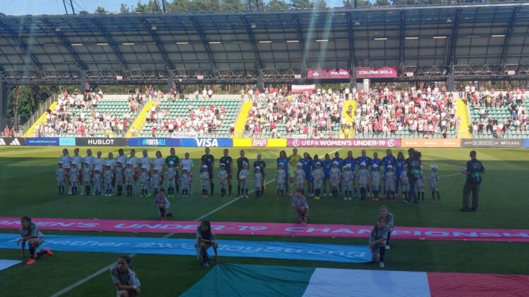 Piłka nożna - remis Polek na początek podkarpackich Mistrzostw Europy 1 - Polskie Radio Rzeszów Piłka nożna – remis Polek na początek podkarpackich Mistrzostw Europy