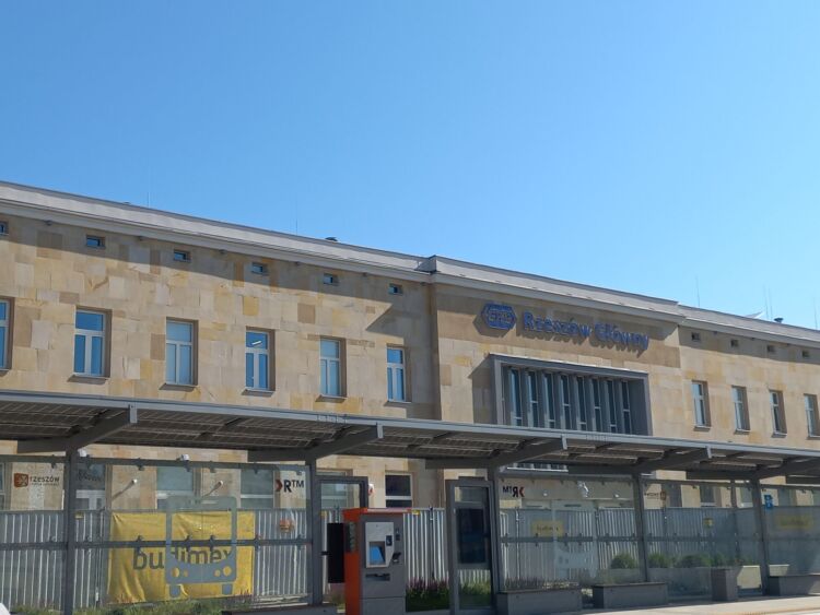 Finał modernizacji dworca w Rzeszowie coraz bliżej 1 - Polskie Radio Rzeszów Finał modernizacji dworca w Rzeszowie coraz bliżej
