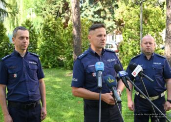 Więcej policjantów w Bieszczadach i nad Jeziorem Tarnobrzeskim