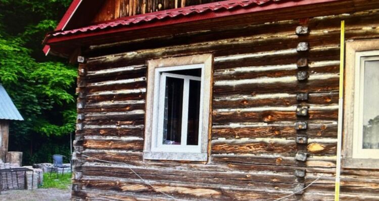 Policjanci uratowali dom przed całkowitym spaleniem