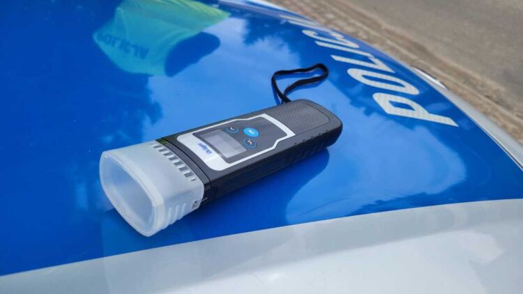 Dwóch mężczyzn zatrzymało pijanego motorowerzystę 1 - Polskie Radio Rzeszów Dwóch mężczyzn zatrzymało pijanego motorowerzystę