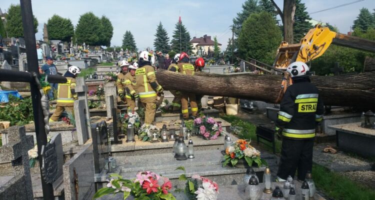 Ulewy i burze nad regionem. Kilkadziesiąt interwencji straży pożarnej