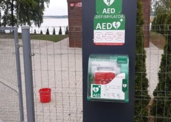 Defibrylatory już są, niebawem na jeziora trafią też skutery wodne