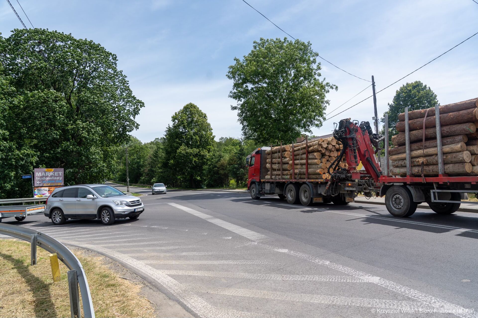 Symbolicznym wbiciem łopaty rozpoczęto budowę ronda w Nowym Żmigrodzie - Polskie Radio Rzeszów