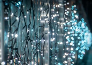 67-latek porażony prądem podczas zdejmowania dekoracji świetlnych