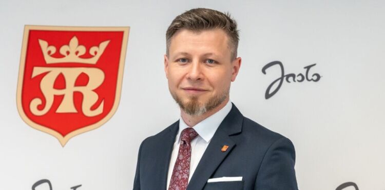 Radni udzielili wotum zaufania burmistrzowi Jasła