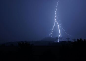 Burze nad Podkarpaciem. Ostrzeżenie IMGW dla całego regionu