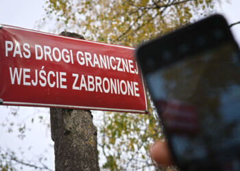 Chcieli zrobić pamiątkowe zdjęcie na granicy. Kara grzywny dla turystów