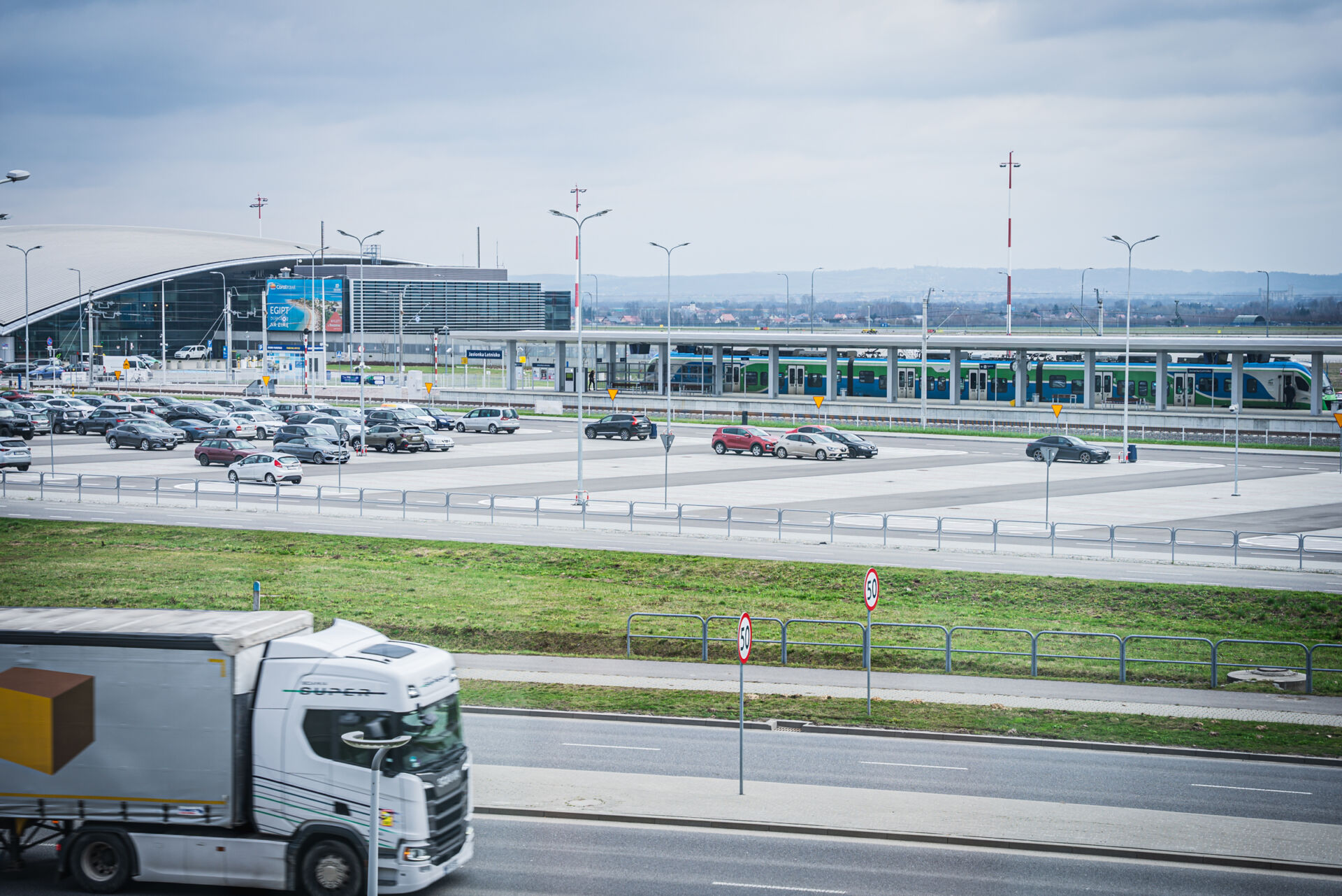 Wojsko wraca do podrzeszowskiej Jasionki 8 - Polskie Radio Rzeszów Szef SBU: Na lotnisku w Rzeszowie udaremniono zamach na prezydenta Zełenskiego