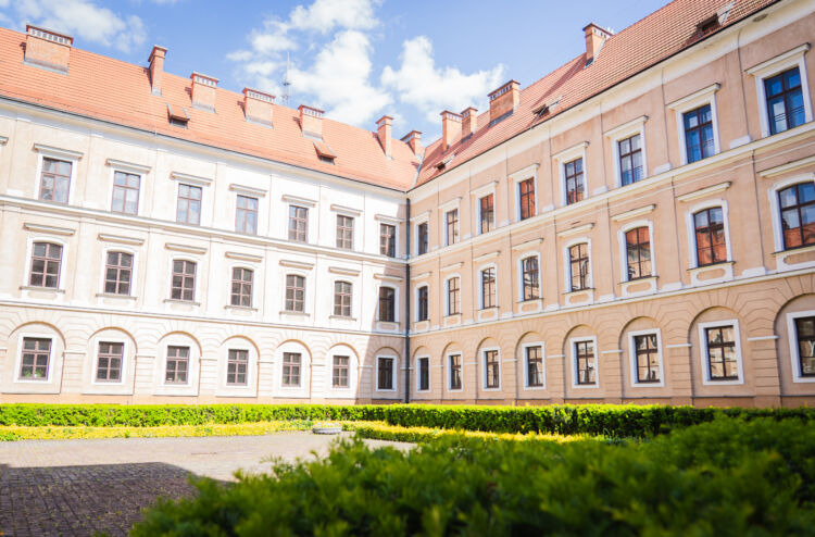 Zwiedzanie Zamku Lubomirskich w Rzeszowie. Nowe poniedziałkowe terminy na wakacje 1 - Polskie Radio Rzeszów Zwiedzanie Zamku Lubomirskich w Rzeszowie. Nowe poniedziałkowe terminy na wakacje