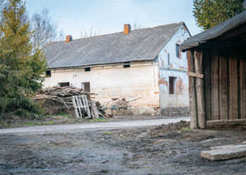 Wody Polskie w tym roku mogą wykupić ok. 100 budynków zniszczonych przez powódź z 2024 r.