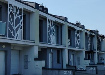 Prokuratura przedłuża śledztwo w sprawie pożaru szeregówek w Rzeszowie