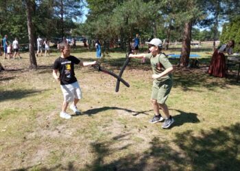 Ponad 200 osób wzięło udział w Dniu Dziecka zorganizowanym przez Oddział Stowarzyszenia Polskich Artylerzystów w Nowej Dębie [ZDJĘCIA]