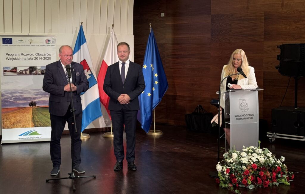 Scalenia, drogi, świetlice - co dał PROW mieszkańcom Podkarpacia 3 - Polskie Radio Rzeszów Scalenia, drogi, świetlice - co dał PROW mieszkańcom Podkarpacia - Polskie Radio Rzeszów