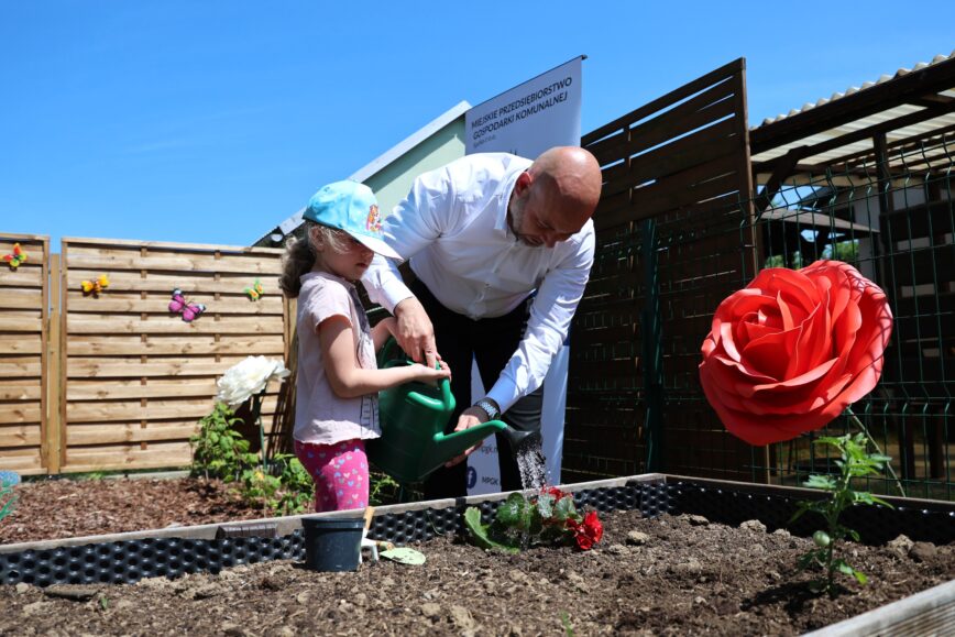 Mielec: Uroczyste otwarcie działki edukacyjnej dla najmłodszych 9 - Polskie Radio Rzeszów Mielec: Uroczyste otwarcie działki edukacyjnej dla najmłodszych