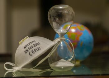 Nowy wariant Covid-19. Nimbus powoduje ostre bóle gardła