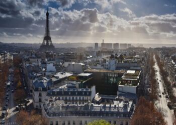 Władze Francji zapowiadają zaostrzenie kar dla uczestników ostatnich zamieszek