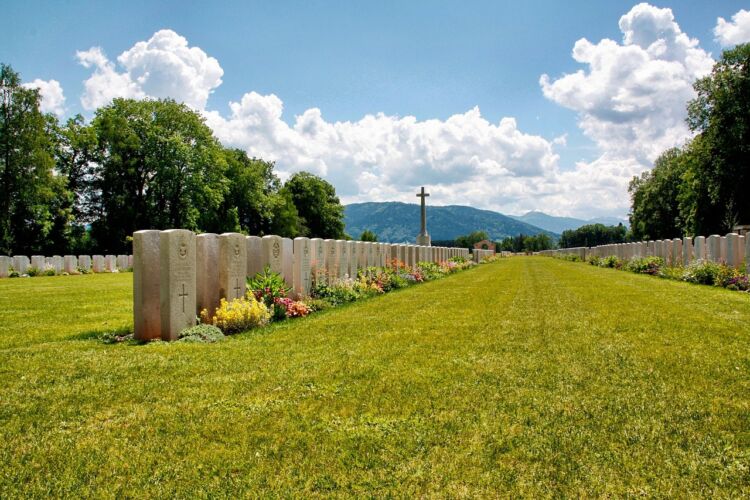 Uroczystość odsłonięcia tablic upamiętniających ofiary II wojny światowej 1 - Polskie Radio Rzeszów Uroczystość odsłonięcia tablic upamiętniających ofiary II wojny światowej