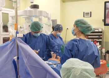 Lekarze z Ukrainy chcą operować przy pomocy robota da Vinci. Szkolą się w rzeszowskim szpitalu